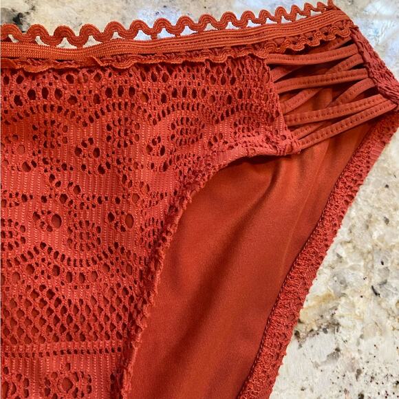 Becca $58 Rust Orange Crochet Swimsuit Bikini Bottoms Extra-Small EUC - Picture 11 of 12